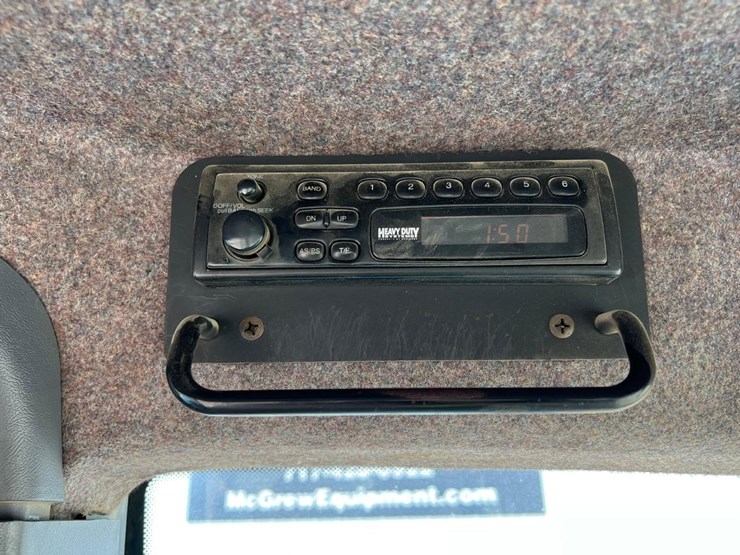 new-holland-8770-image-35