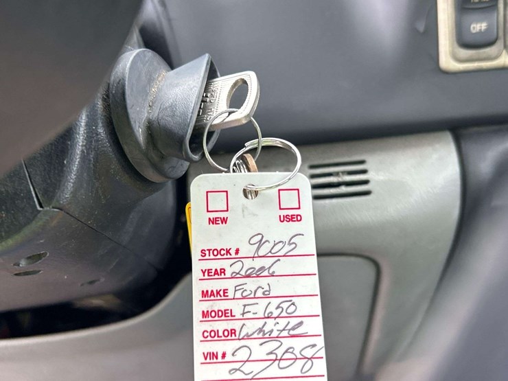 2006-ford-f650-image-37