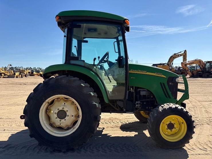 john-deere-4320-image-5
