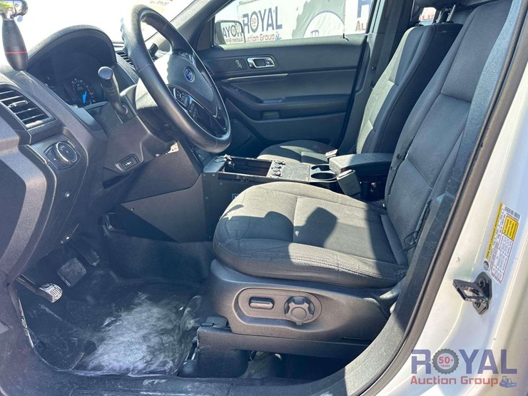 2018-ford-explorer-image-12