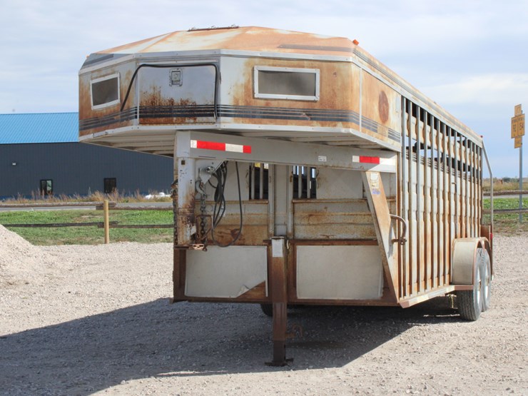 1994-titan-trailer-image-5