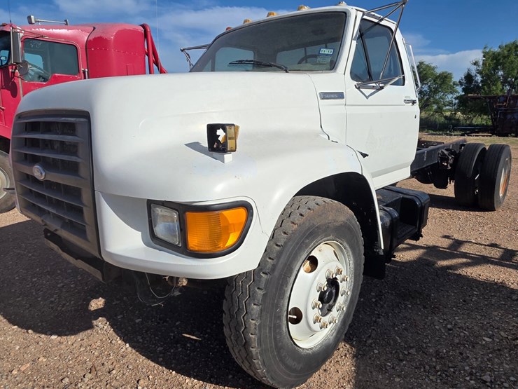 1998-ford-f800-image-1