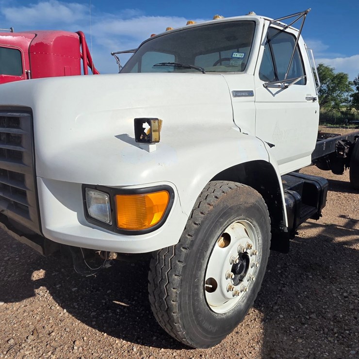 1998 FORD F800