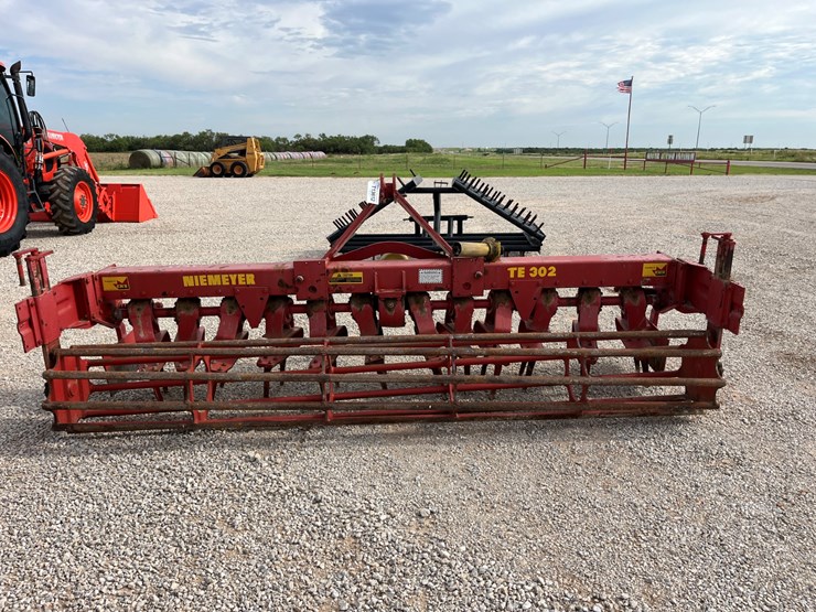 #t13612-•-niemeyer-te302-rotary-hoe-image-5
