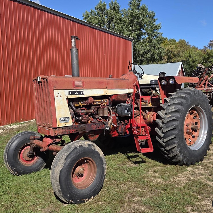 1966 INTERNATIONAL 806