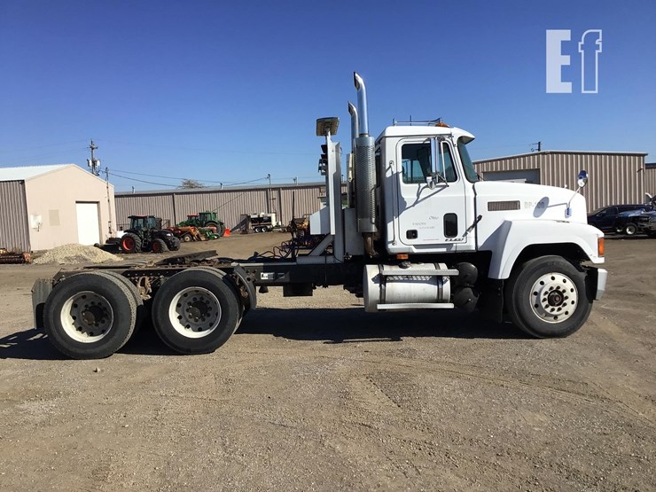 1996-mack-ch613-image-3