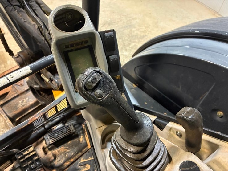 2016-deere-50g-image-24