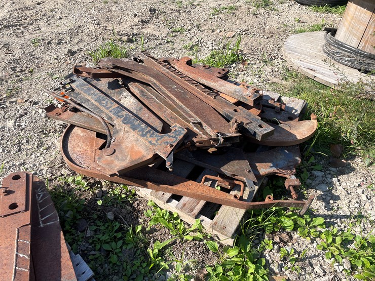 #1042-•-pallet-of-plow-parts-image-2