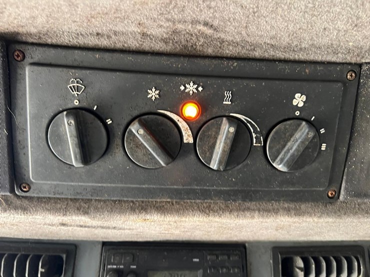 case-ih-5230-image-26