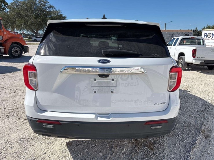 2022-ford-explorer-image-26