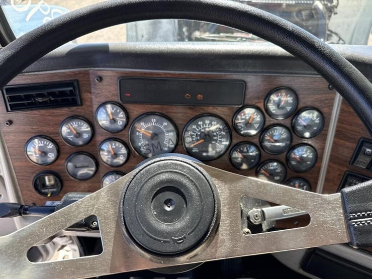 2013-western-star-4900-image-22