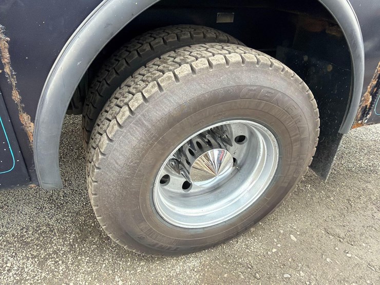 peterbilt-337-image-16