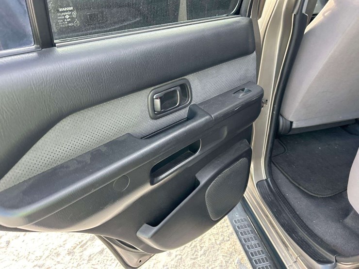 2001-nissan-pathfinder-image-21