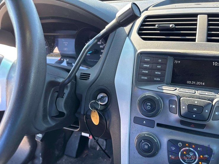 2015-ford-explorer-image-15