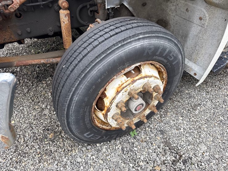 2016-hino-258-image-10