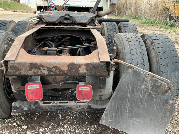 2004-mack-chn613-image-59