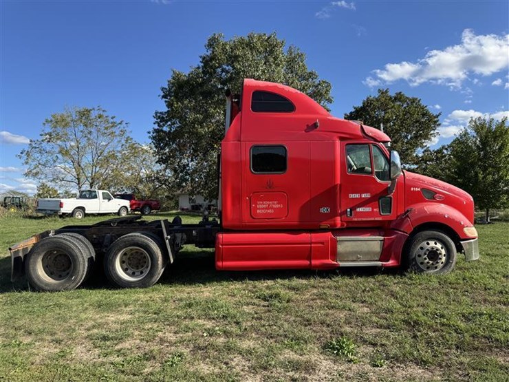 2005-peterbilt-387-image-8