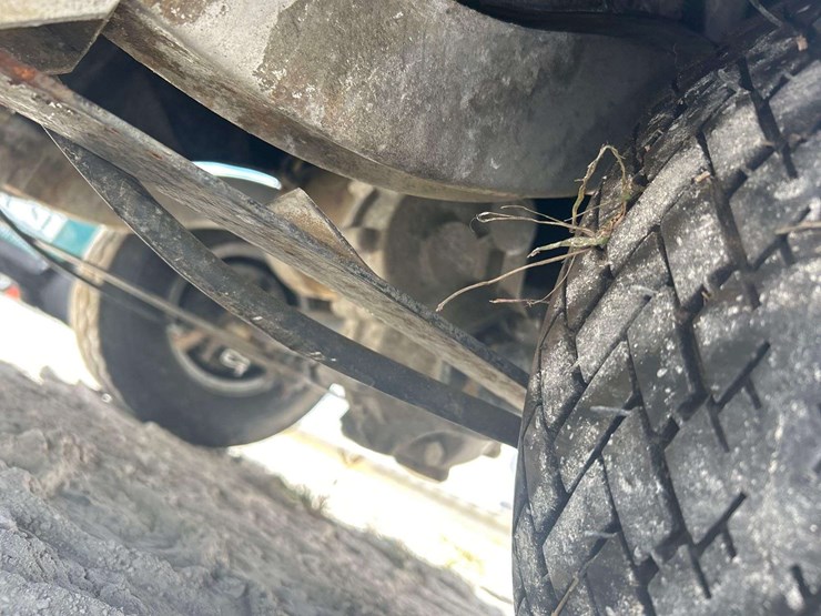 2001-club-car-electric-cart-image-12