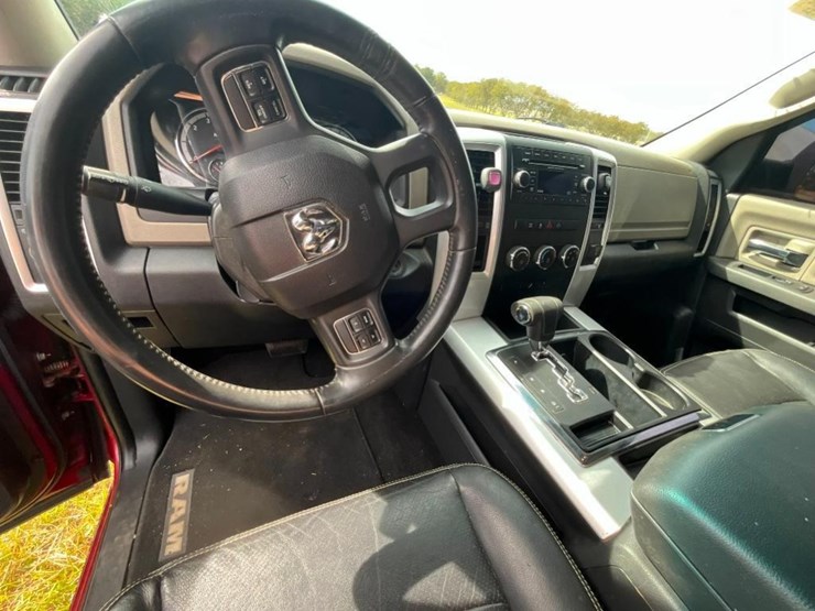 2012-dodge-ram-1500-image-24