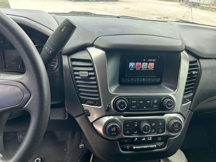 2016-chevrolet-tahoe-image-15