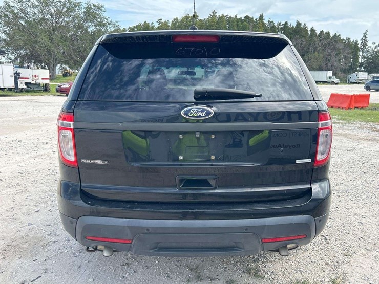 2013-ford-explorer-image-23