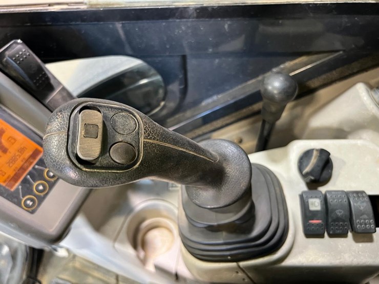 2015-deere-35g-image-29