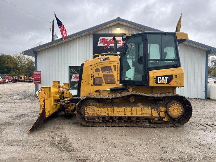 2020-caterpillar-d5k2-lgp-image-1