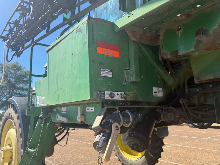 john-deere-4710-image-16