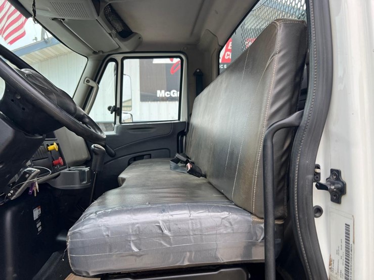 2017-international-durastar-4300-image-29