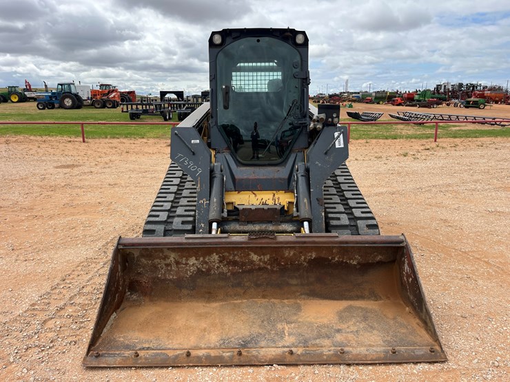 2010-deere-333d-image-4