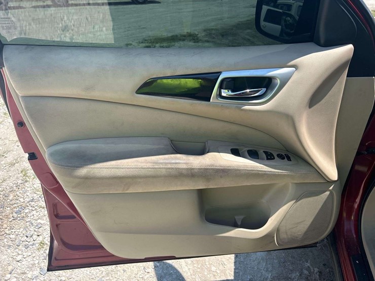 2014-nissan-pathfinder-image-12