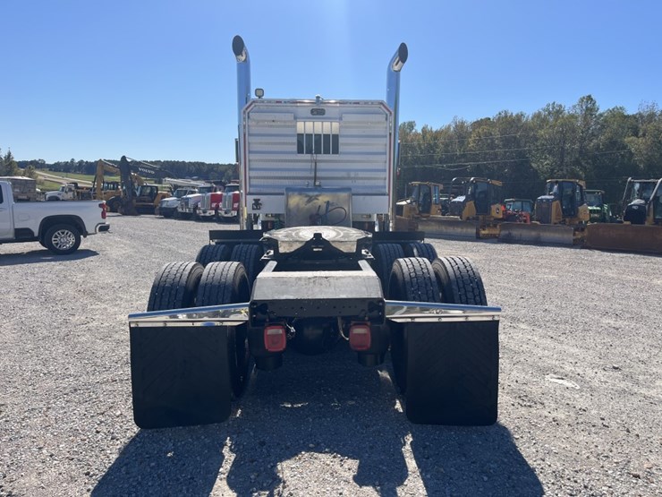 2015-kenworth-w900-image-8