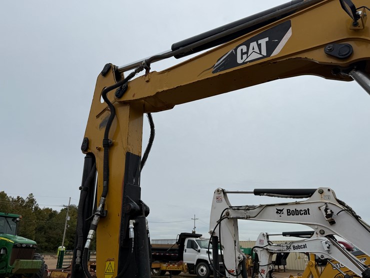 caterpillar-305e2-cr-image-11