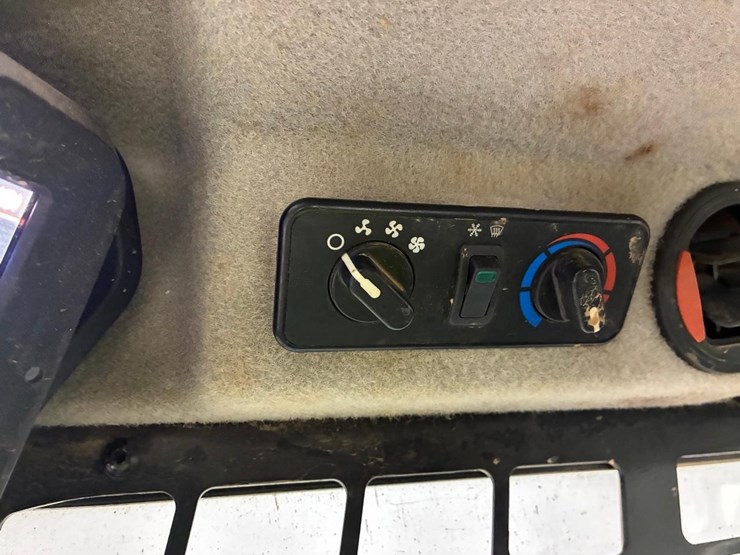 2022-bobcat-t66-image-21