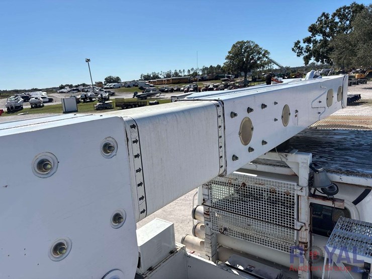 2016-freightliner-m2-106-4x4-altec-bucket-truck-image-12