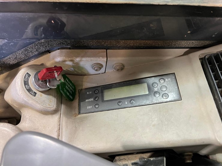 2015-deere-35g-image-31