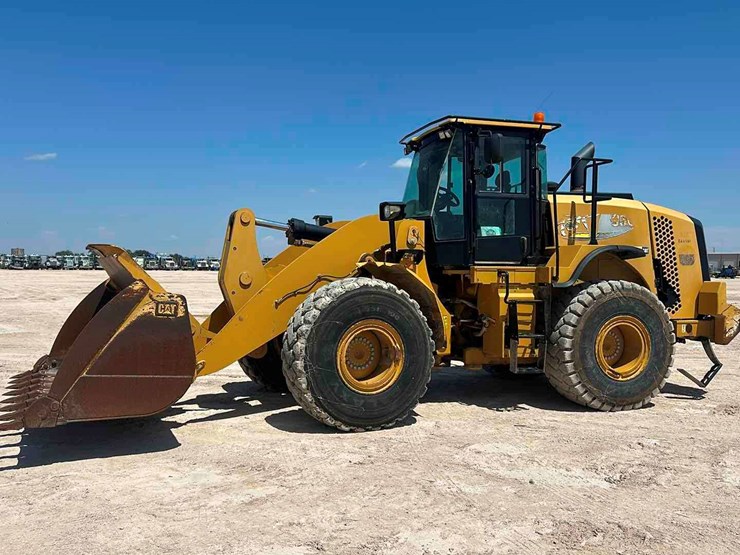 2013-caterpillar-950k-image-1