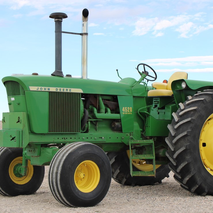 JOHN DEERE 4520