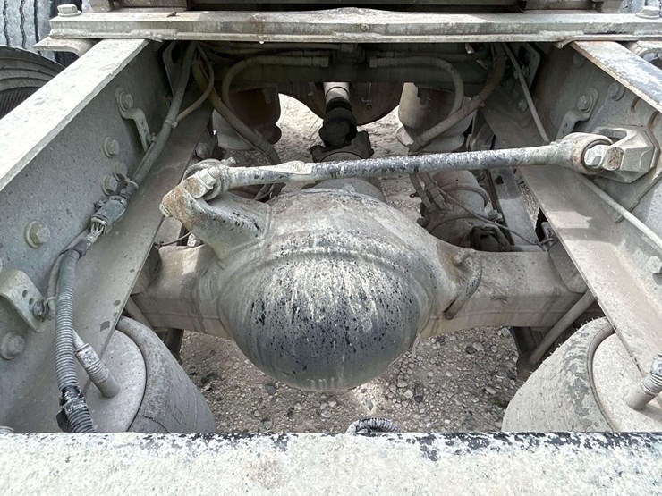 2015-freightliner-cascadia-125-image-13