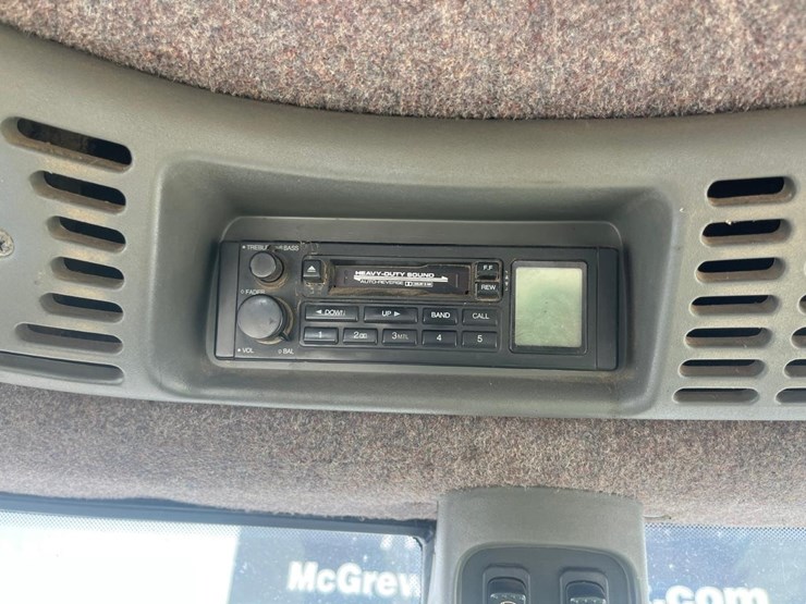 new-holland-tv140-image-39