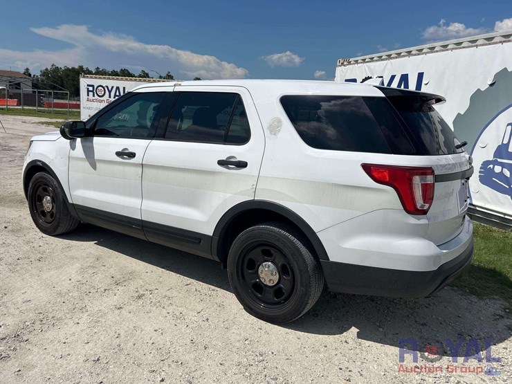 2017-ford-explorer-image-4