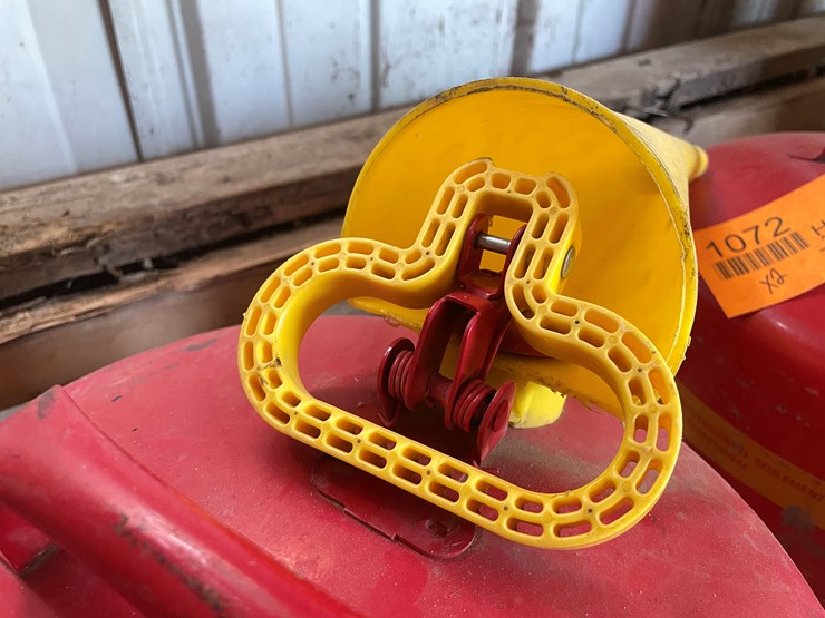 #1072-•-(2)-eagle-steel-gas-cans-image-3