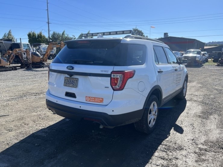 2016-ford-explorer-image-4