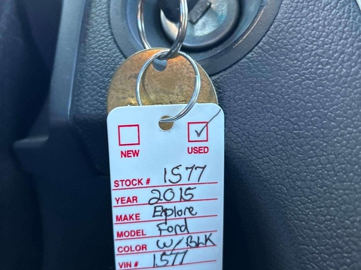 2015-ford-explorer-image-31