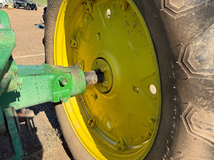 john-deere-70-image-9