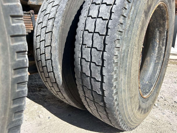 1996-freightliner-fld112sd-t/a-dump-truck-image-23