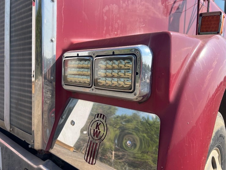 kenworth-t/a-day-cab-road-tractor-image-9