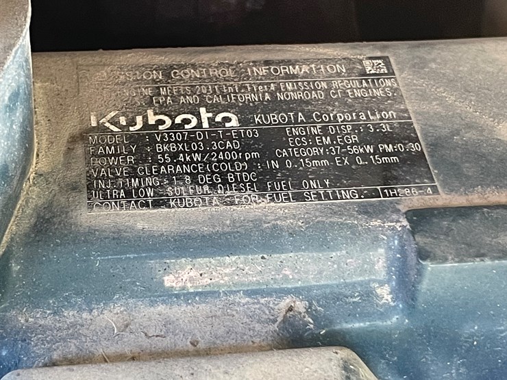 2011-bobcat-s650-image-16