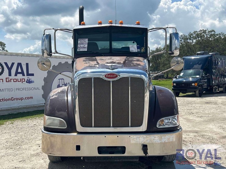 2014-peterbilt-384-image-31