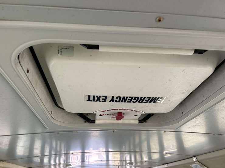 2007-freightliner-b2-image-28